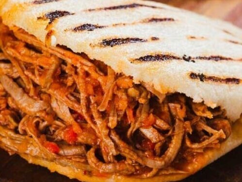 Receta de Arepas con Carne desmechada caseras