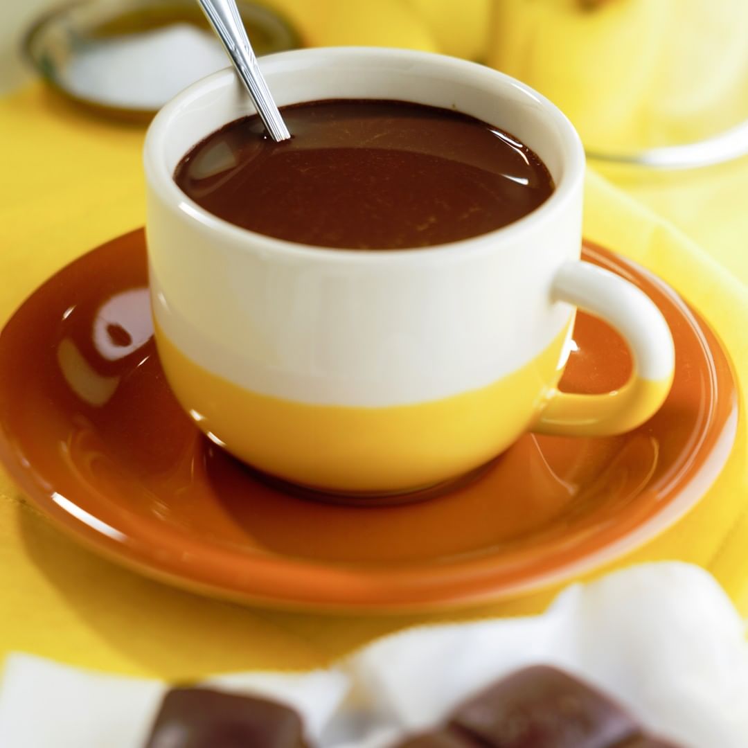 Receta para hacer chocolate con leche de coco casero ▷ Típica